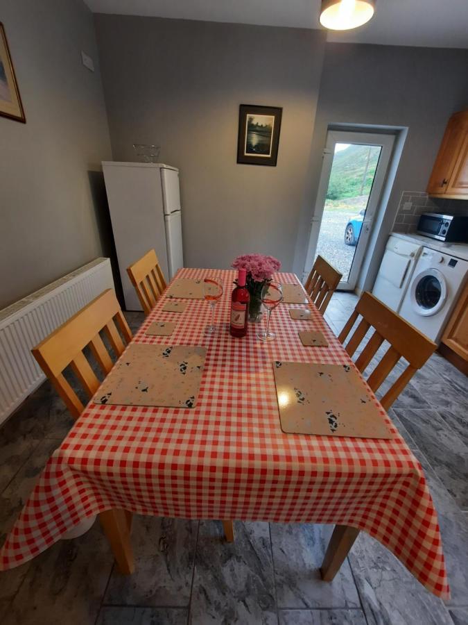Conneelys Cottage, Connemara, Clifden, H71Y096 Экстерьер фото